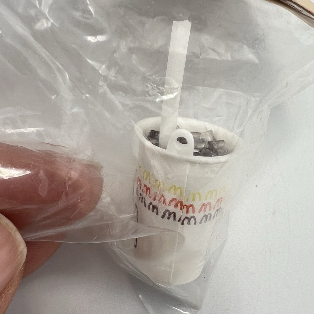 RARE! Dollhouse Miniature VINTAGE McDonald's drink cup with straw! Ice! - Picture 3 of 3
